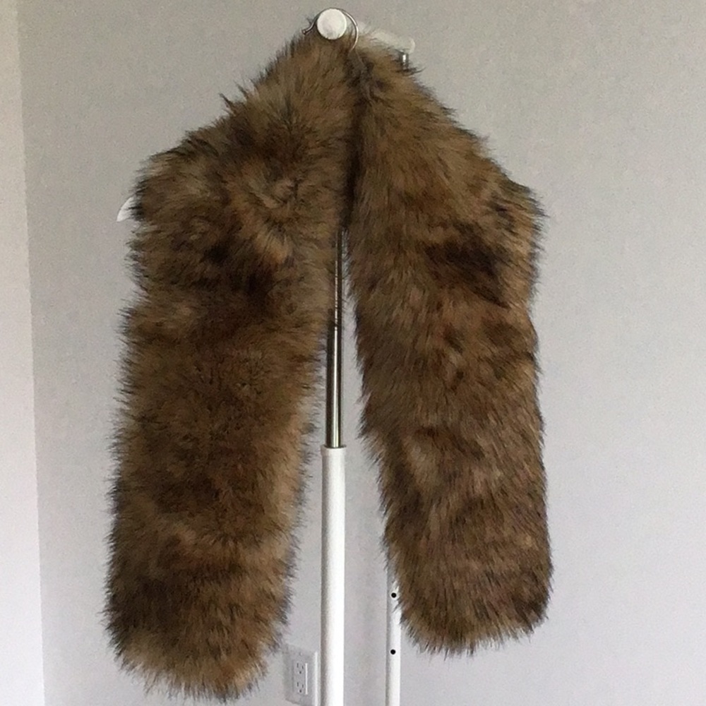 Hat Attack Bujibaja fur collar never worn